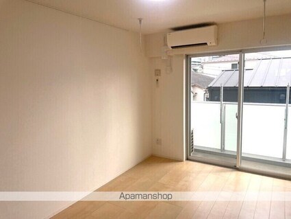 東京都新宿区西新宿４丁目[1K/30.57m2]のリビング・居間