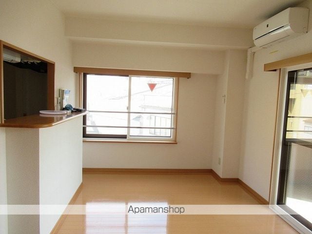 アーバン肴町の内装写真