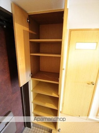 グレイスパル木屋町[1DK/27.8m2]の収納