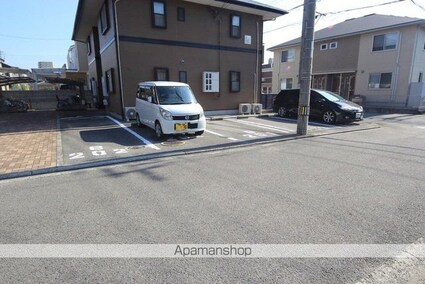 フォブールタウン竹原Ｂ棟[2DK/44.16m2]の駐車場