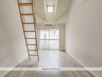 プレシアス紅葉町[1K/18.87m2]のリビング・居間