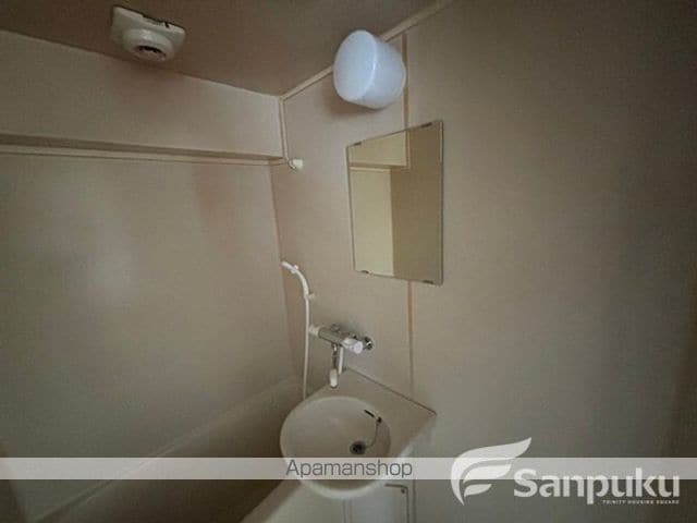 ゴールデンハイツ渡部の内装写真