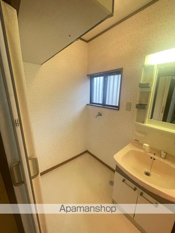 尾崎町5丁目 6DK戸建の内装写真