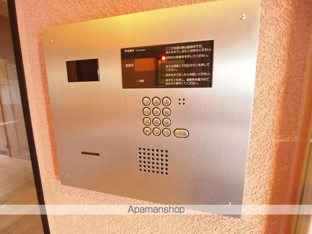 郡山市 7階建 築24年の玄関写真