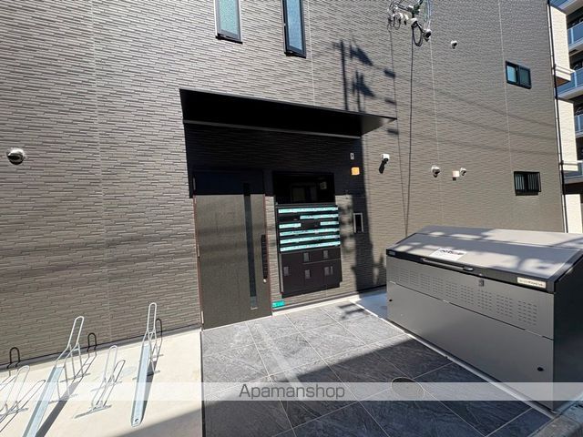 京橋フォーシーズンズの玄関写真