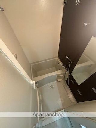 ＳＱＵＡＲＥ　ＣＩＴＹ　ＹＯＫＯＨＡＭＡ　ＴＳＵＲＵＭＩ[1K/21.83m2]のバス