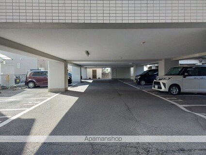 福川ハイツ[1K/31.59m2]の駐車場1
