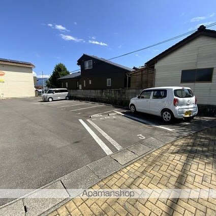 ハイツエーデルワイス[1R/23.18m2]の駐車場
