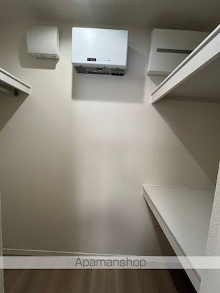和歌山県和歌山市十三番丁[1LDK/49.5m2]の収納
