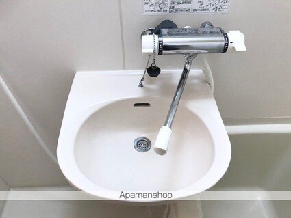 レオパレスサンピュア丸山[1K/22.35m2]の洗面所