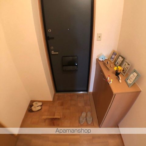 Ｄーｒｏｏｍ石山ＡＷＡＺＵ　Ｂ棟[1R/33.39m2]の玄関
