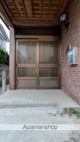 八王子市 2階建 築49年の玄関写真