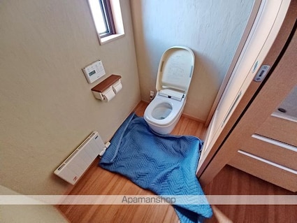 東横町戸建[1LDK/67m2]のトイレ