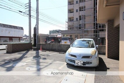 フォルテ山越[1K/32.42m2]の駐車場