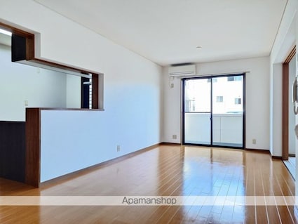 グランドマンション国母[2LDK/68.41m2]のリビング・居間