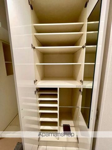 レジディア上落合の内装写真
