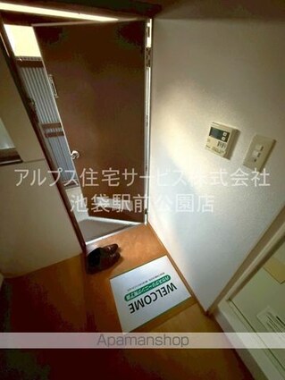 メジロハイツ[2K/30m2]の玄関