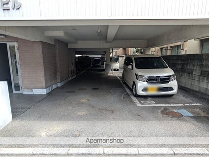 ミウラビル[1R/18.99m2]の駐車場