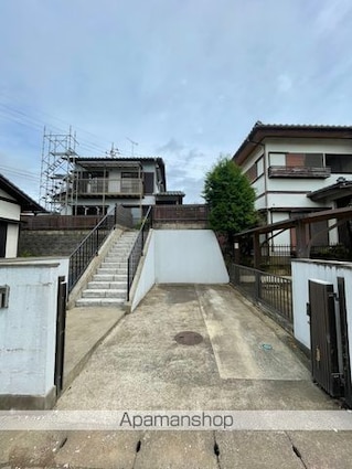 茨城県牛久市牛久町[5DK/93.15m2]の駐車場