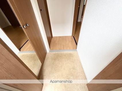 ルート・エイト[1LDK/34.37m2]の玄関