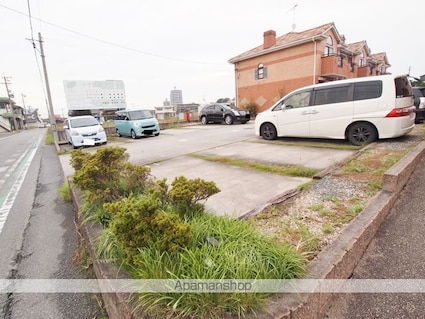 ヨーロピアンシャレー加木屋Ⅳ[2LDK/58m2]の駐車場