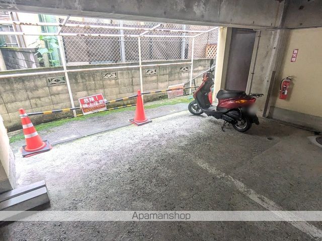 ピカデリーサーカス山越[1DK/30m2]の共用部1