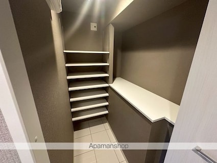 愛知県名古屋市北区志賀町４丁目[2LDK/71.2m2]の内装2