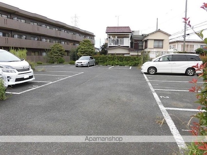 東京都三鷹市北野１丁目[3LDK/77.26m2]の駐車場