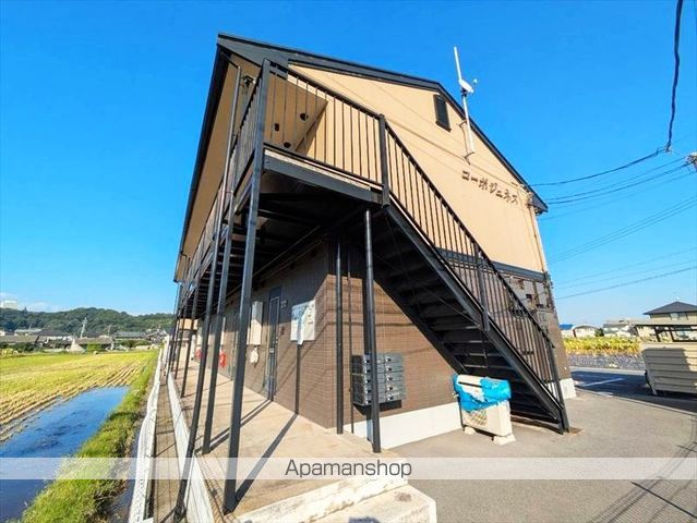 コーポジュネス A棟の外観写真