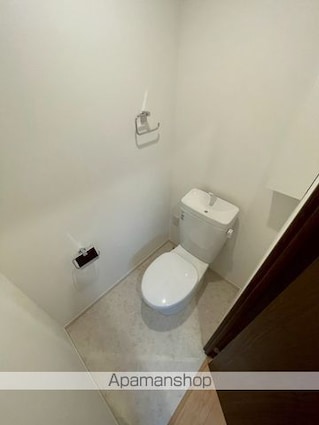 Ｒａｓｓｕｒｅｒ　Ｆ[1K/27.08m2]のトイレ