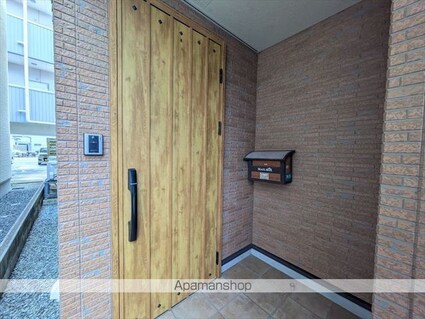 駅東Ａ邸[2LDK/83.21m2]のエントランス