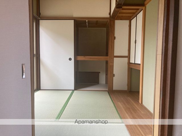 横浜市保土ケ谷区 2階建 築64年の内装写真
