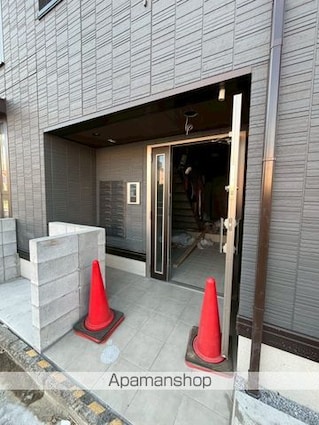 Ｄーカヴェリ本千葉[1LDK/45.78m2]のエントランス