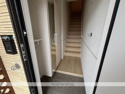 Ｍｏｄｅｒｎｅ　Ａｎｇｅ[2LDK/58.6m2]の玄関