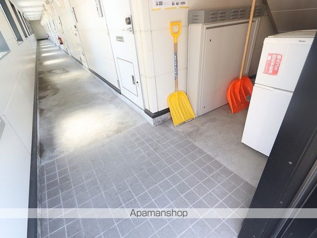 レオパレスリトルマーシュの玄関写真