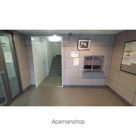 グレイスハイツ山手町の玄関写真