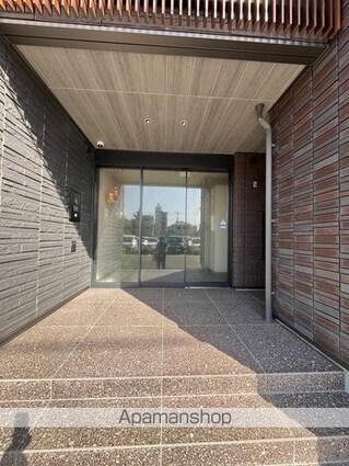 和歌山県和歌山市十三番丁[1LDK/49.5m2]のエントランス
