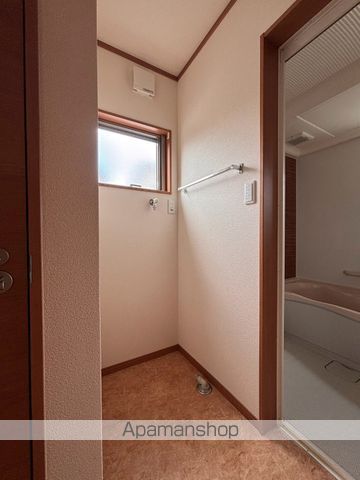 越後線 上所駅 徒歩20分 2階建 築12年の内装写真