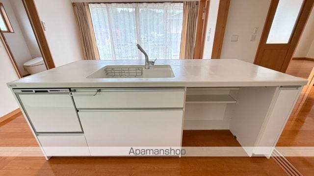 小浜鳥居町貸家の内装写真