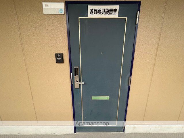 グランドール オミヤの玄関写真