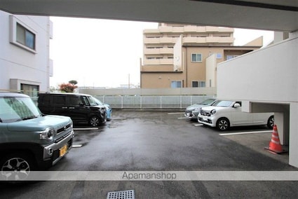 アーバン市駅南[1LDK/36.4m2]の駐車場