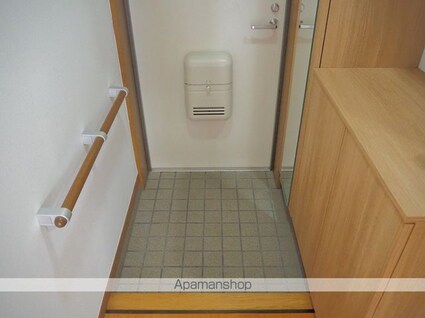 グランドマンション国母[2LDK/68.41m2]の玄関