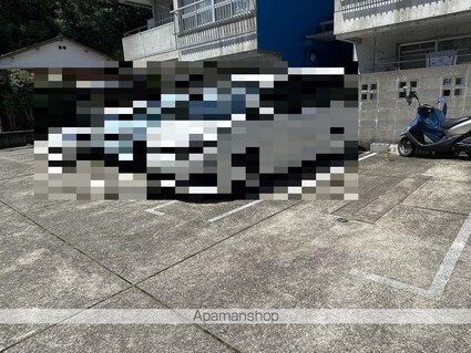 あぞのハイツ[4LDK/79.9m2]の駐車場