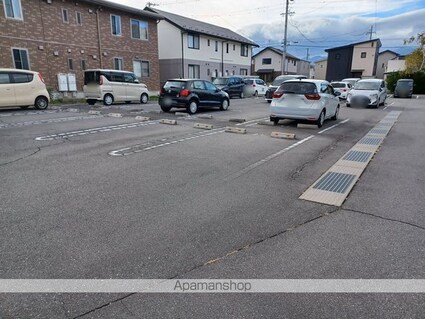 ｓｅｒｅｎｏＣ[2LDK/54.51m2]の駐車場