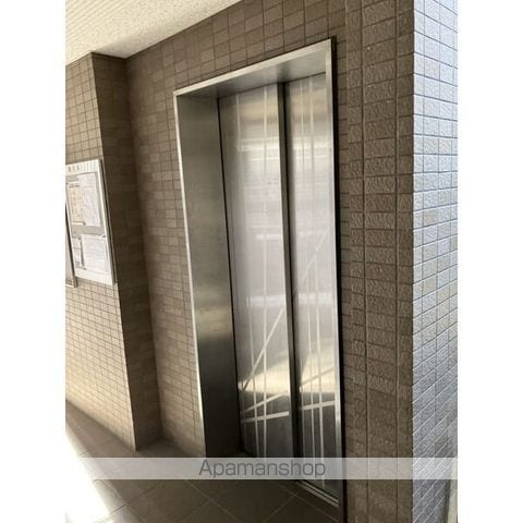 リーフマンショングランディアの玄関写真