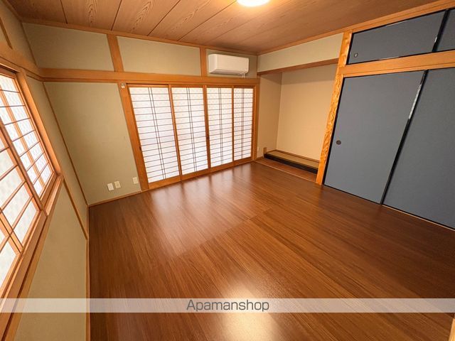 八幡市八幡山田戸建ての内装写真