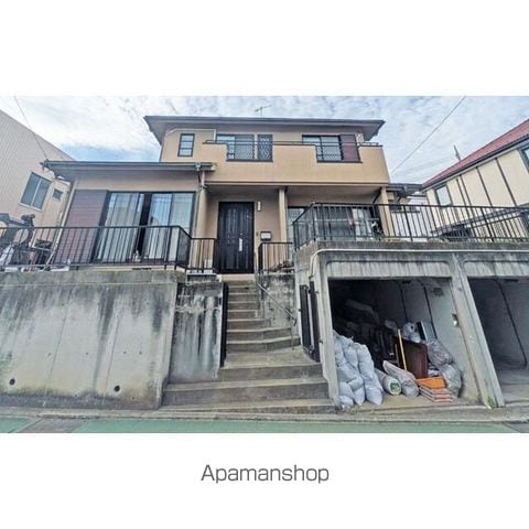 秦野市堀川住宅の玄関写真