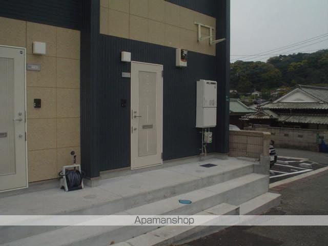 金比羅ハイツB棟の玄関写真