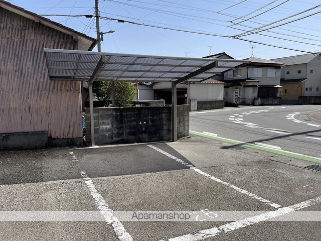 ラ・プランタン春日[3LDK/68.7m2]の駐車場