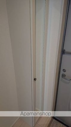 アヴァン中野[1R/11.76m2]の玄関
